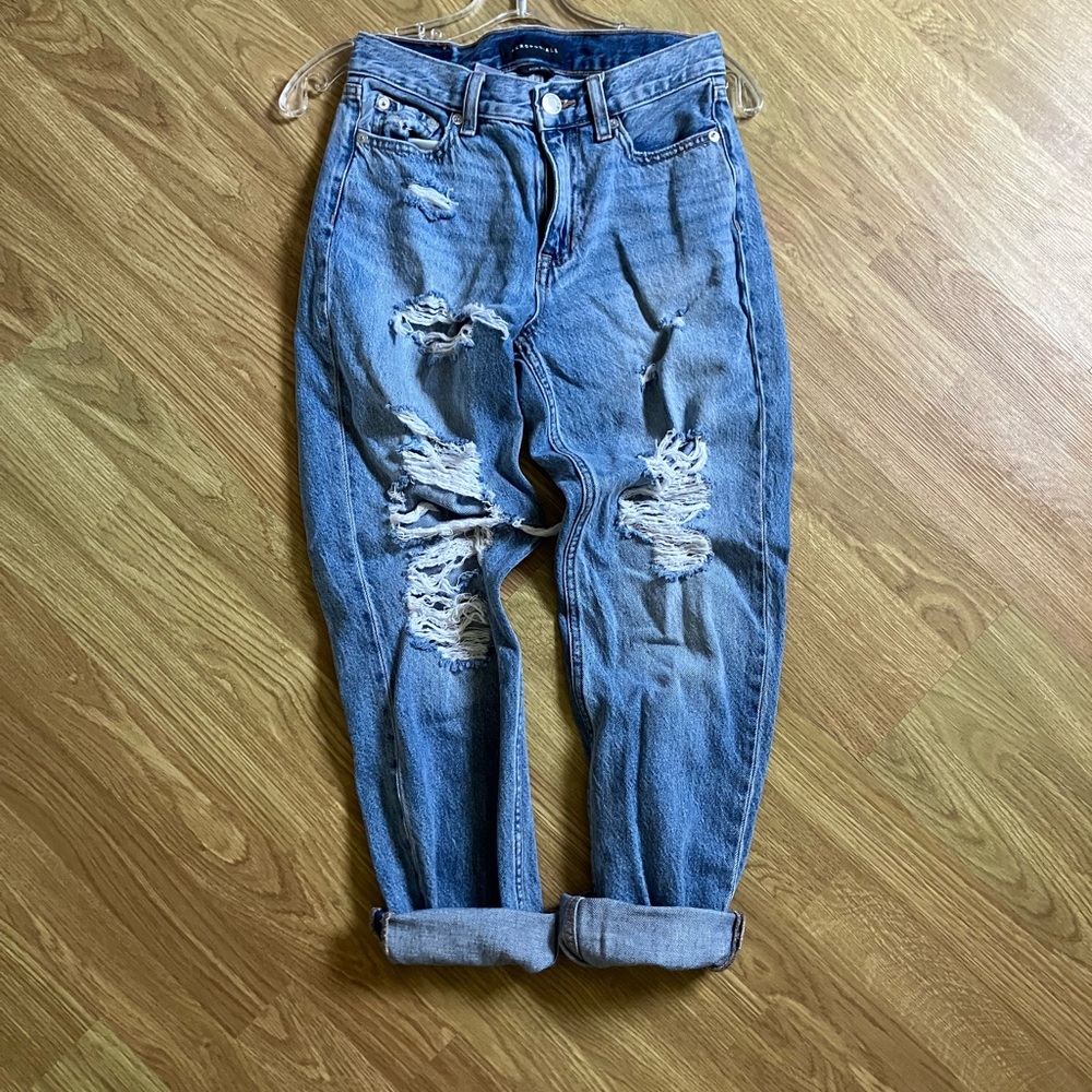 Aeropostale Destroyed 90’s Mom Jean